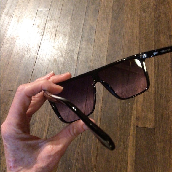 NEW! Quay Australia Nightfall Black Frame Sunglasses  Gradient Lenses main image 6